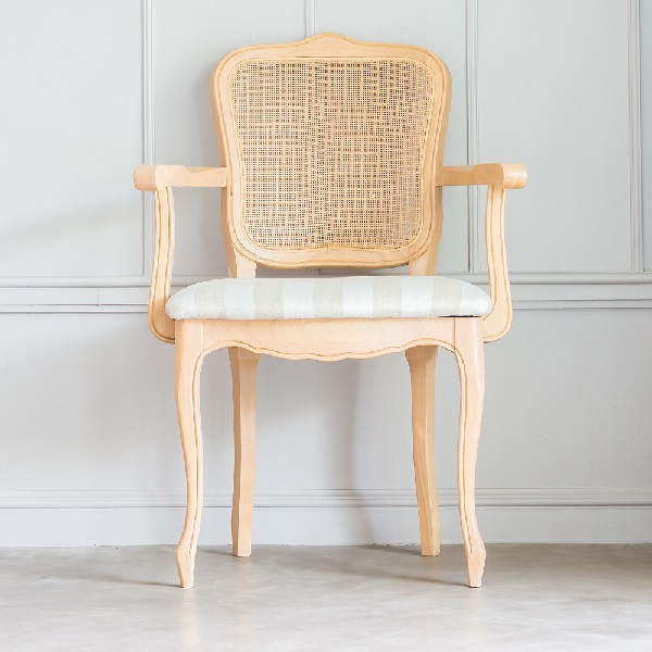 Wooden Chair Manufacturers in Delhi